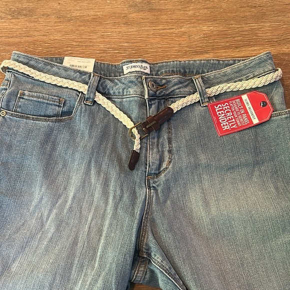 NWT St John's Bay classic capri Secretly Slender Jeans Size 14 w/ shirt - Picture 6 of 13